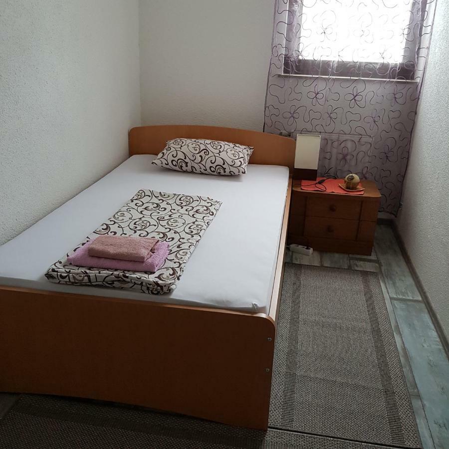 Prenociste-Sobe-Rooms-Aman Bihac Exterior photo